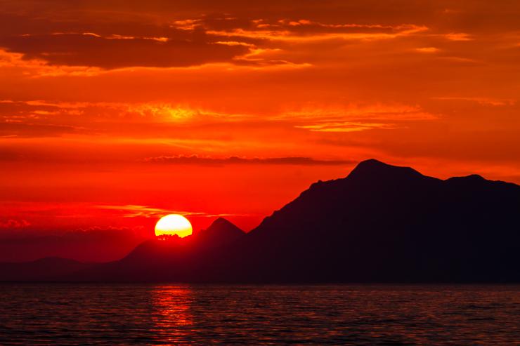 Sun setting