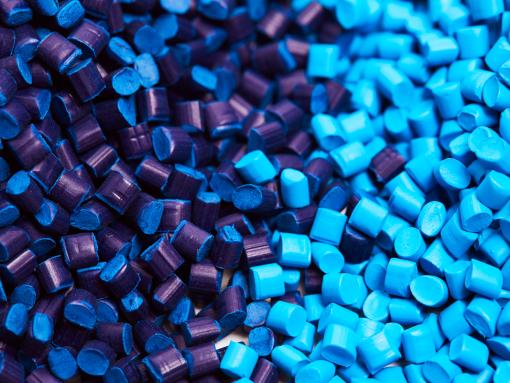 Pellets containing polymers.